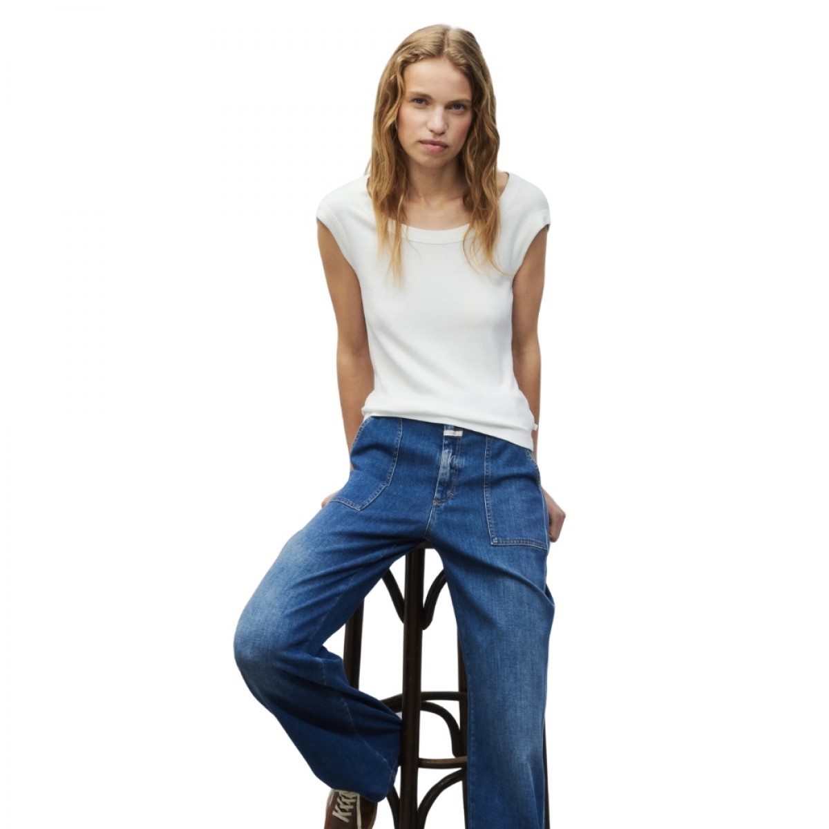closed cap sleeve t-shirt - ivory - model look