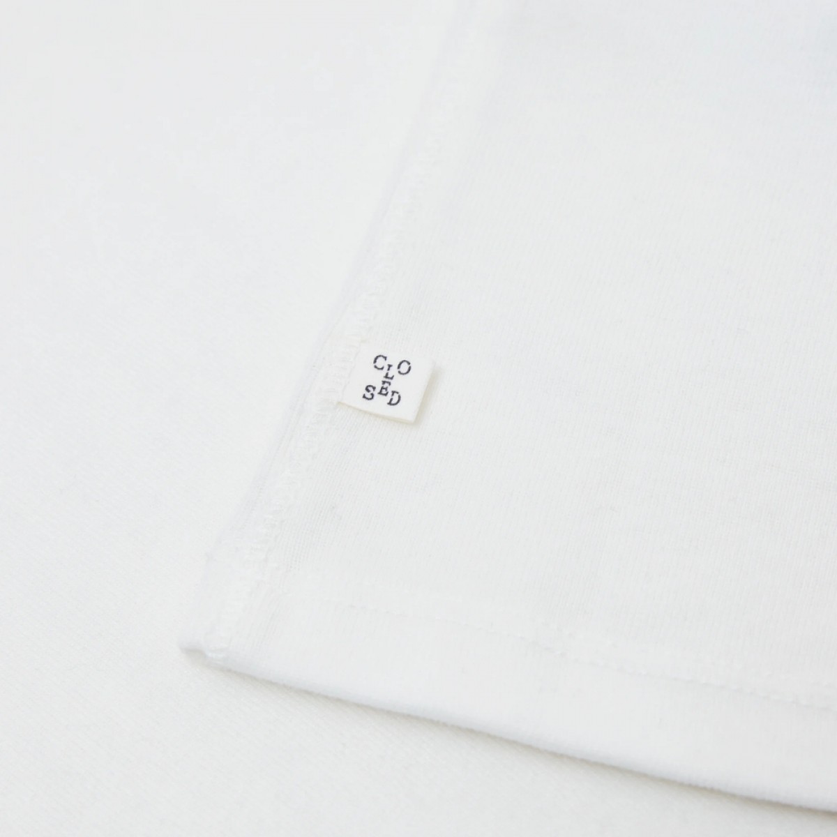 closed crewneck longsleeve tee - ivory - logo