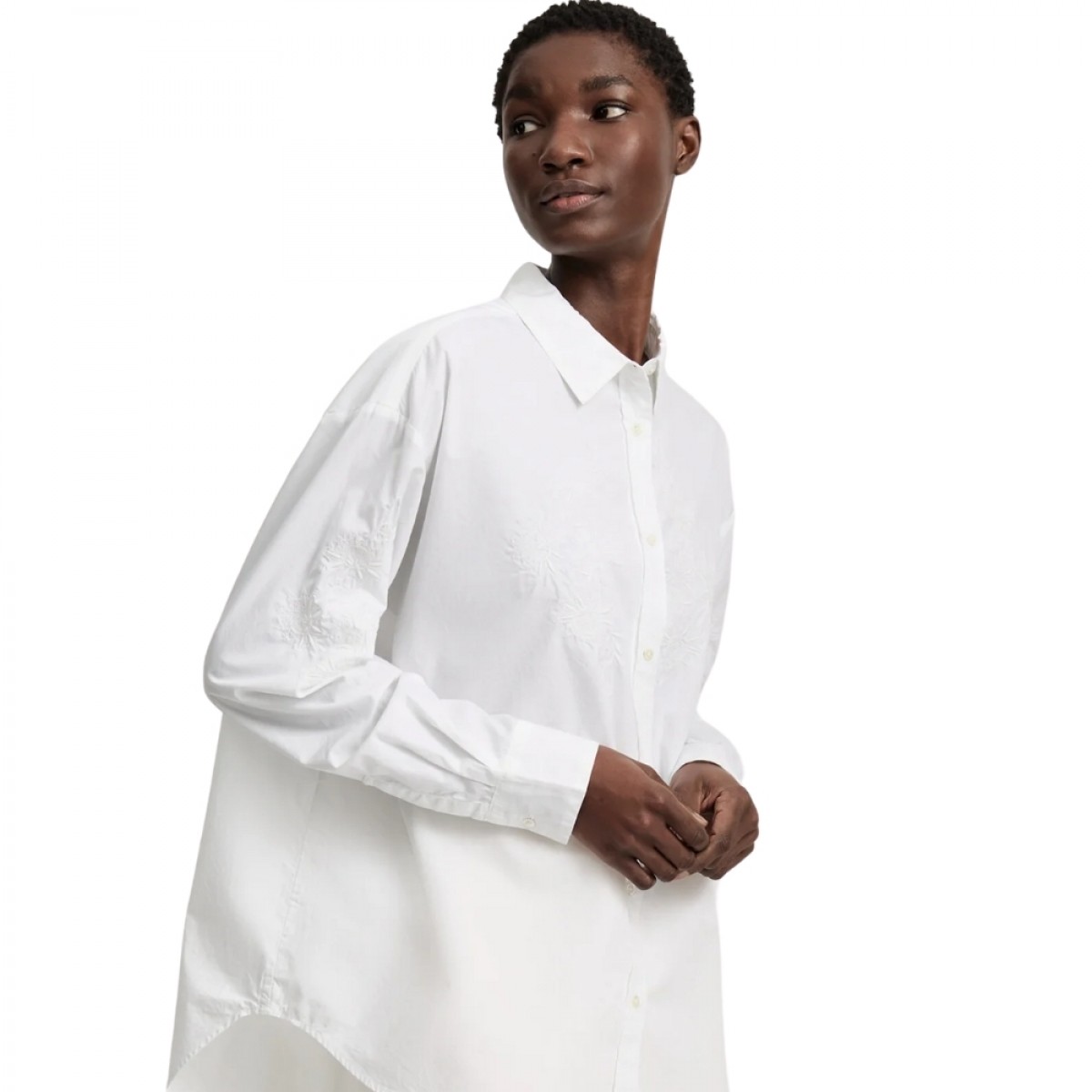 aiayu shirt embroidery - white - model front