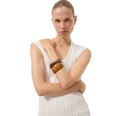 closed v-neck short sleeve - ivory