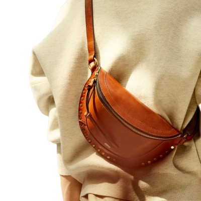 skano leather belt bag - cognac - model look
